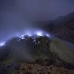 Paket Wisata Kawah Ijen Blue Fire Api Biru Tour